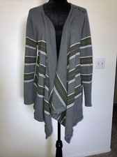 Cardigan medio aperto davanti