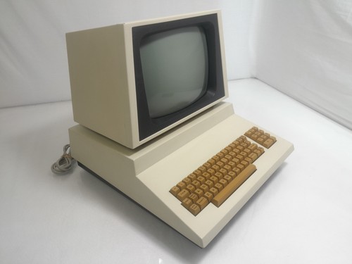 Commodore cbm 8032 32b - 8032-32b, pet