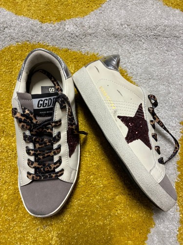 Golden goose - golden,