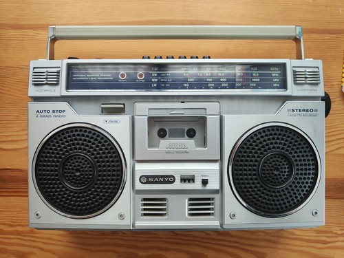 Sanyo m9921lu radio cassette - sanyo,