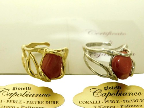 Anello con corallo - corallo, e