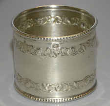 -JOLI ROND DE SERVIETTE ARGENT