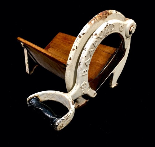 Antique kitchenalia raavad - -,