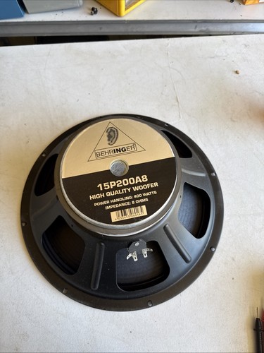 Behringer 15p200a8