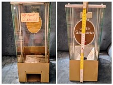  distributore automatico vintage di caffè Saccaria. 