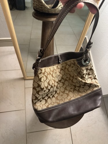 Borsa coach park - park, signature
