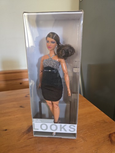 Barbie signature looks mattel - barbie,