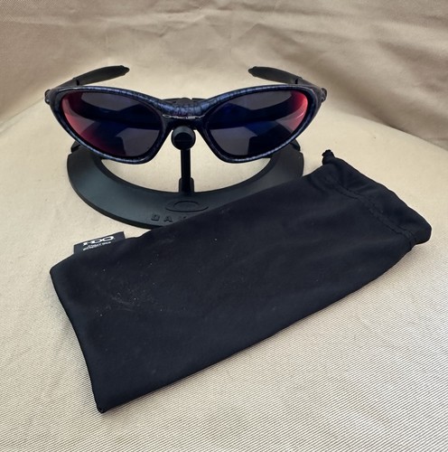Oakley minute - minute, (1st