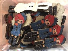 18 Bottoni In Legno Ragazzina