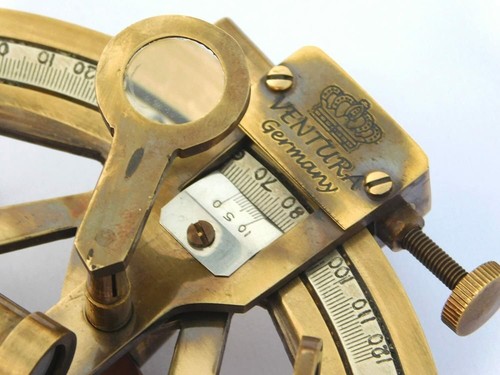 Antico piccolo astrolabio