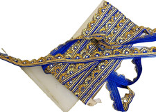 Nastro di pizzo blu ricamato