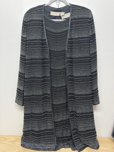 Abito nero vintage cravatta