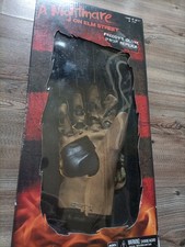 Neca A Nightmare On Elm Street 3 Freddy's Glove Prop Replica Freddy Krueger