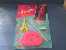 BARBIE PIEDISTALLO SURPRISE