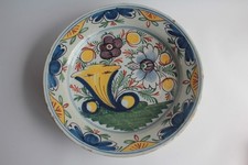 Piatto in maiolica Delft XVIII