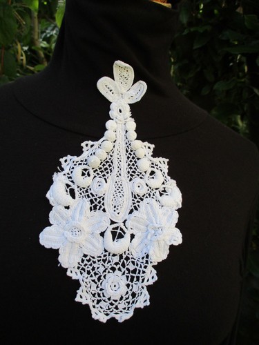 Jabot ancien fait - ancien,
