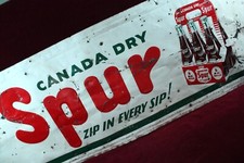 ** INSEGNA VINTAGE CANADA DRY