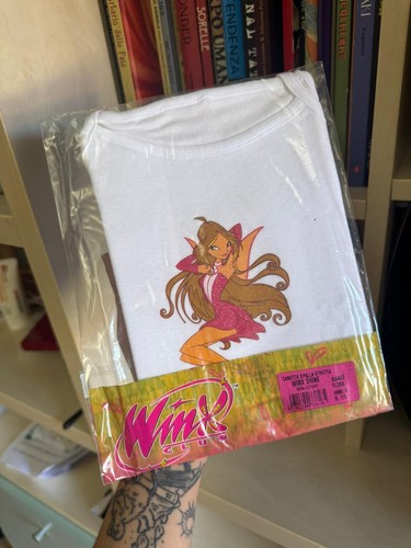 Canotta winx flora 2003 - winx,