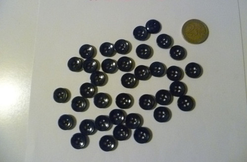 Bottoni fori blu - 4, sfumato