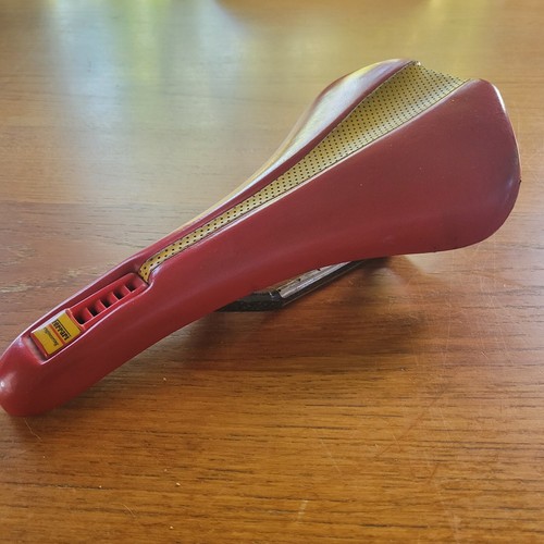 Sella vintage rossa ferrari - vintage,