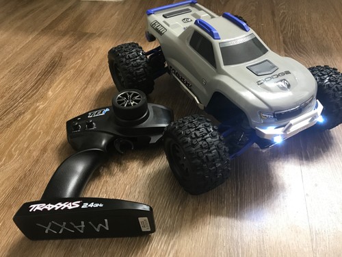Traxxas mini maxx - traxxas,