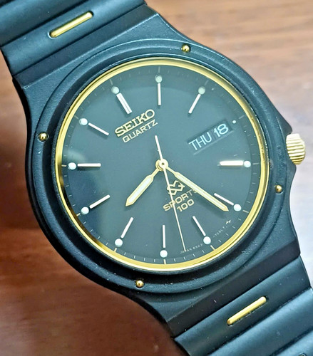 Molto bello seiko quartz sq - -,