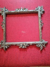 Cornice In Noce Intagliata Con I Simboli Della Massoneria