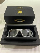 Occhiali da sole Oakley giacca