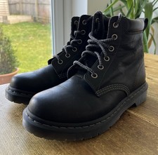 Stivali neri Doctor Martens