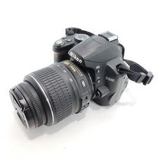 Camara Reflex Nikon D3000 10.2