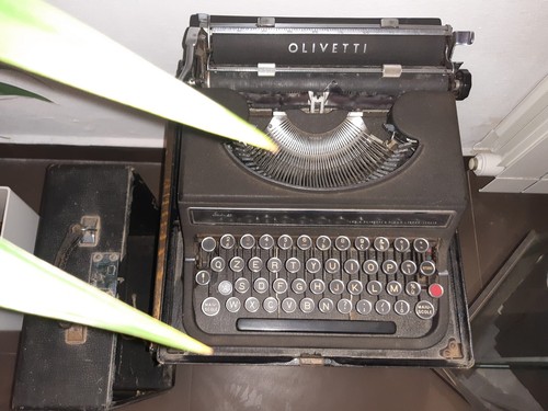 Macchina scrivere olivetti - da,