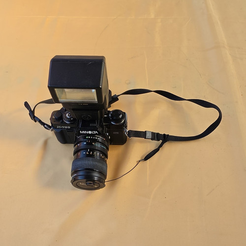 Minolta 700 black 35mm slr - minolta, x-700