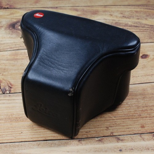 Custodia leica pelle nera - in,
