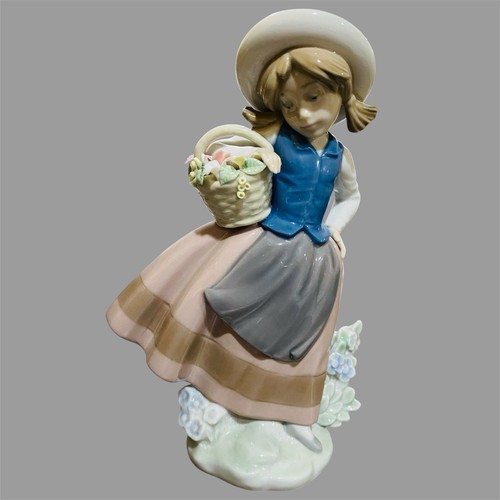 Lladro sweet scent - lladro, girl