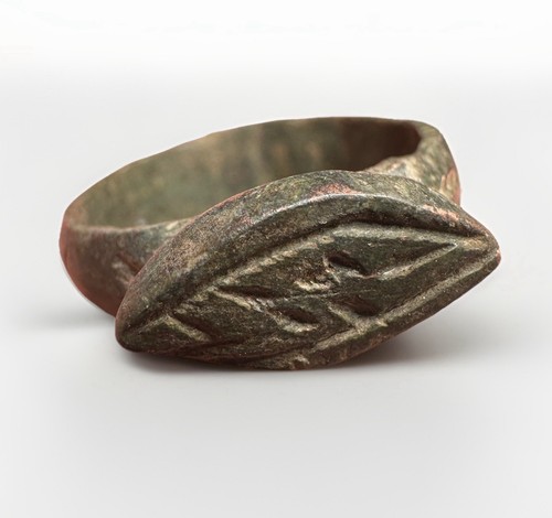 Ancient medieval ring - /,