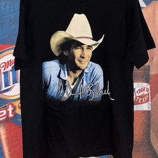 T-shirt nera firmata Clint