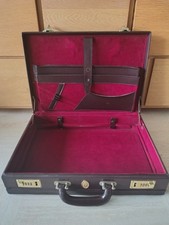 Attaché-Case Mallette de Cartier en cuir marron et métal doré 1980-1990 France