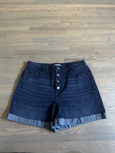 Pantaloncini jeans con bottoni