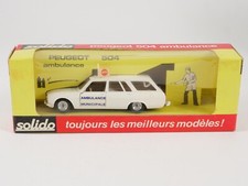 Solido ref  23 Peugeot 504 break ambulance Municipale 1/43 neuf en boîte
