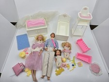 Cuore Famiglia 4 Bambole + Nursery Playset Arredamento Mattel Vintage 1984 LOTTO Neonati