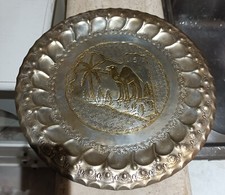 Piatto Libia antico decorato in ottone 