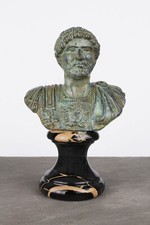 Statua busto romano di Adriano
