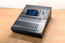 Yamaha DM1000 Console di mixaggio audio digitale 48 canali CG01M87