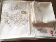 Tovaglia rotonda colore panna in puro lino con ricami fiorentini 1.45x1.45 senza