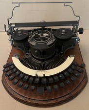 Macchina da scrivere -