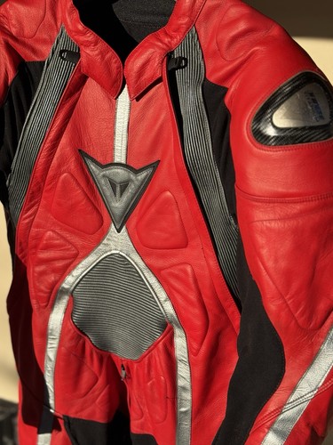 The legendary dainese age - legendary, t