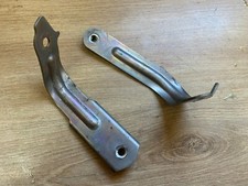 UNE PAIRE DE SUPPORT DIVERS