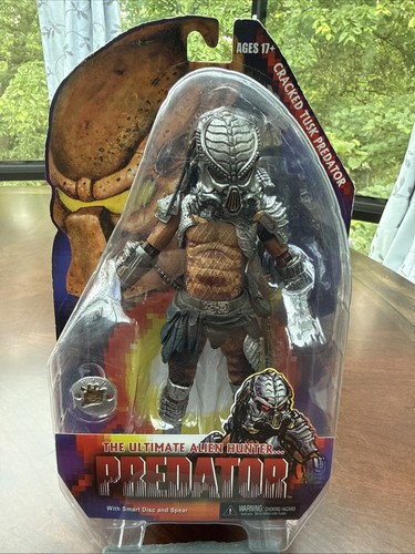Neca cracked tusk - neca, predator