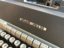 Macchina da scrivere  Olivetti