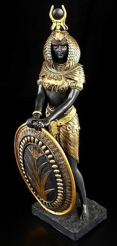 Statua isis come guerriera - di,